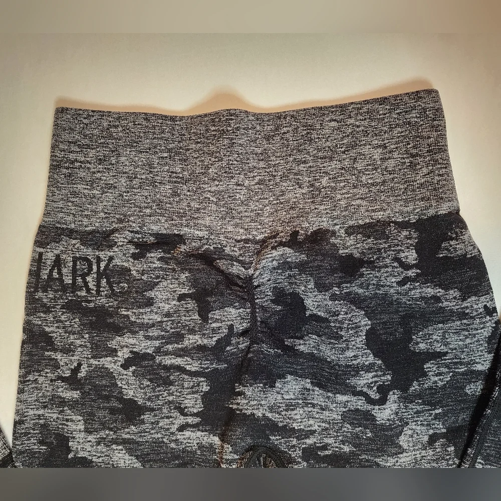 Gymshark Adapt Camo Seamless Leggings black and gray camo size xs - Picture 6 of 12